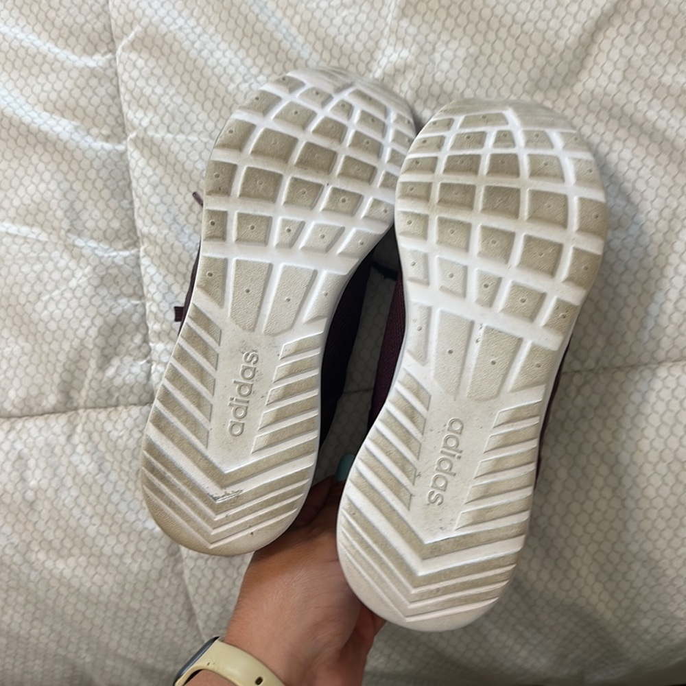 Sneaker. - Picture 3 of 3